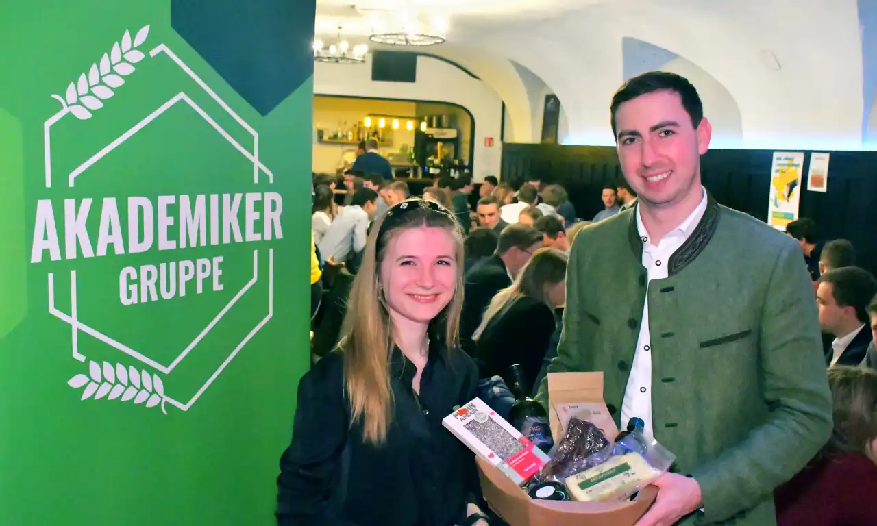 2024-03-04-19-54-51-v-akademikergruppe-begruessungsstammtisch-peter-zeschitz-1280x768-crop-65-47.webp